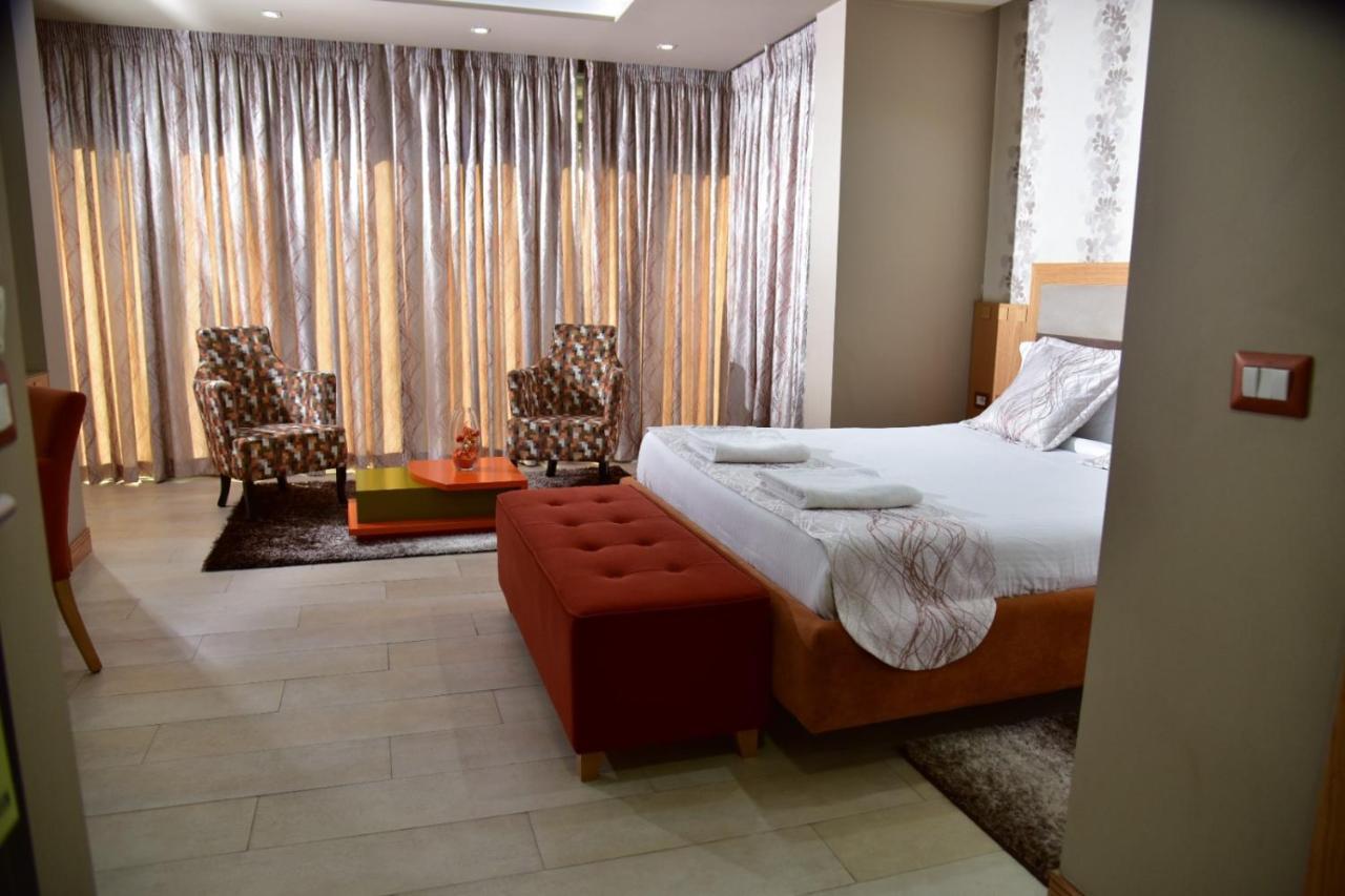 New W Hotel Tirana Bagian luar foto