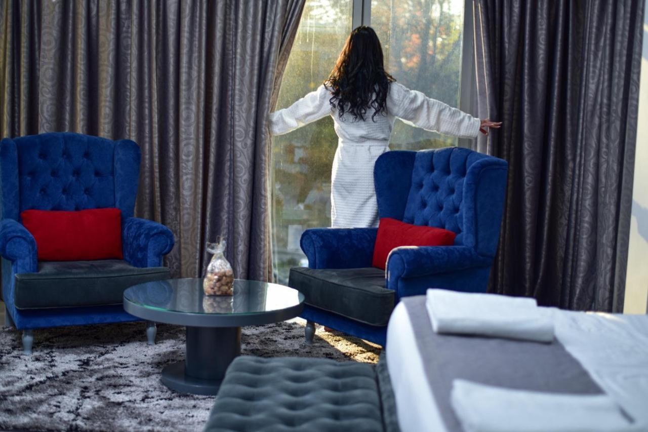 New W Hotel Tirana Bagian luar foto
