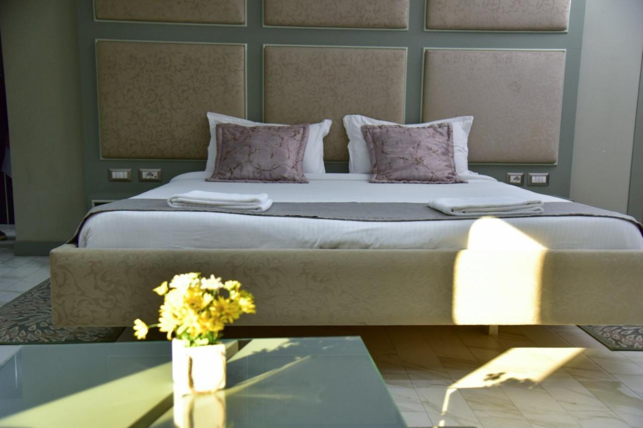 New W Hotel Tirana Bagian luar foto