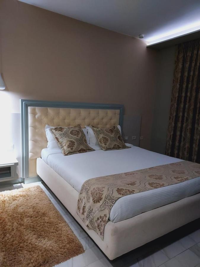 New W Hotel Tirana Bagian luar foto