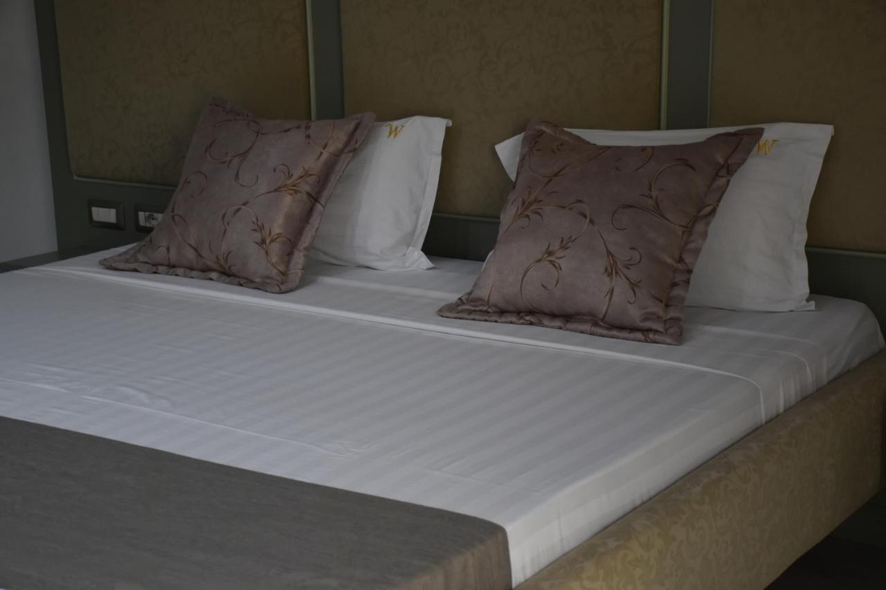 New W Hotel Tirana Bagian luar foto