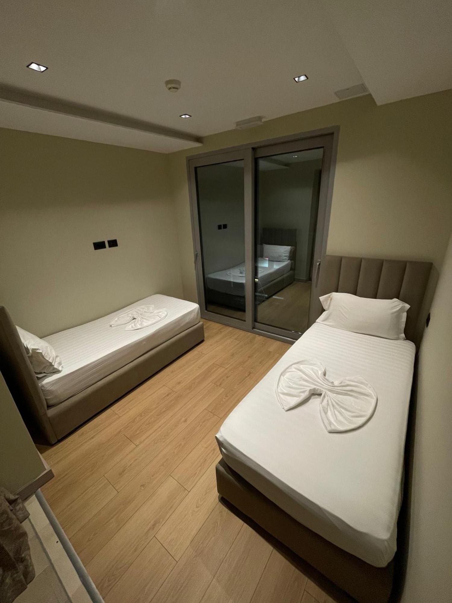 New W Hotel Tirana Bagian luar foto