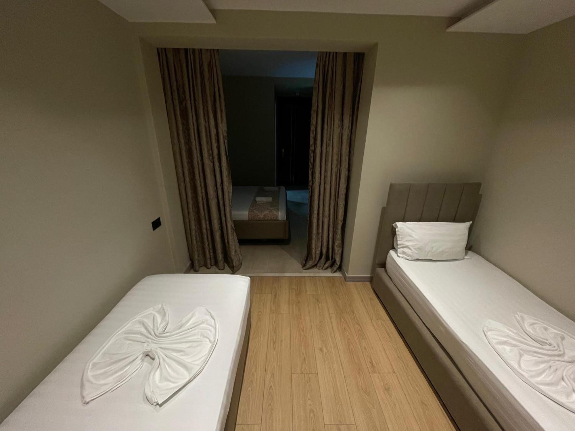 New W Hotel Tirana Bagian luar foto