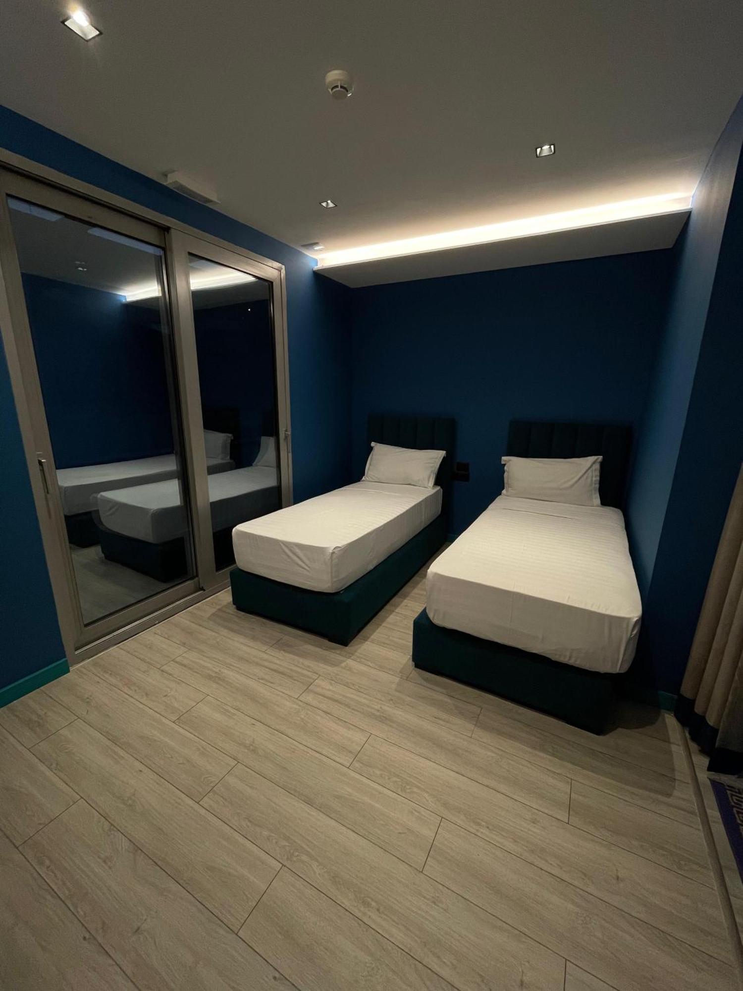 New W Hotel Tirana Bagian luar foto