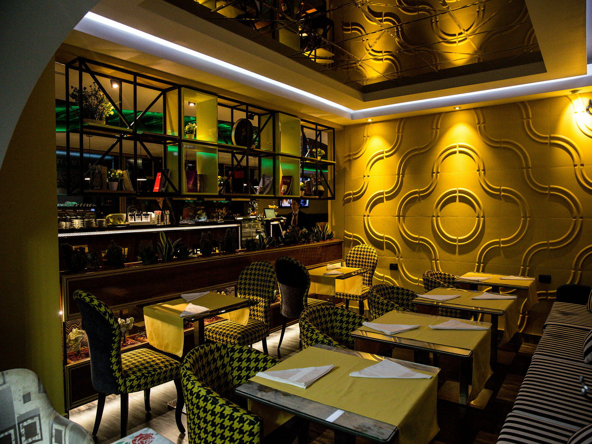 New W Hotel Tirana Bagian luar foto